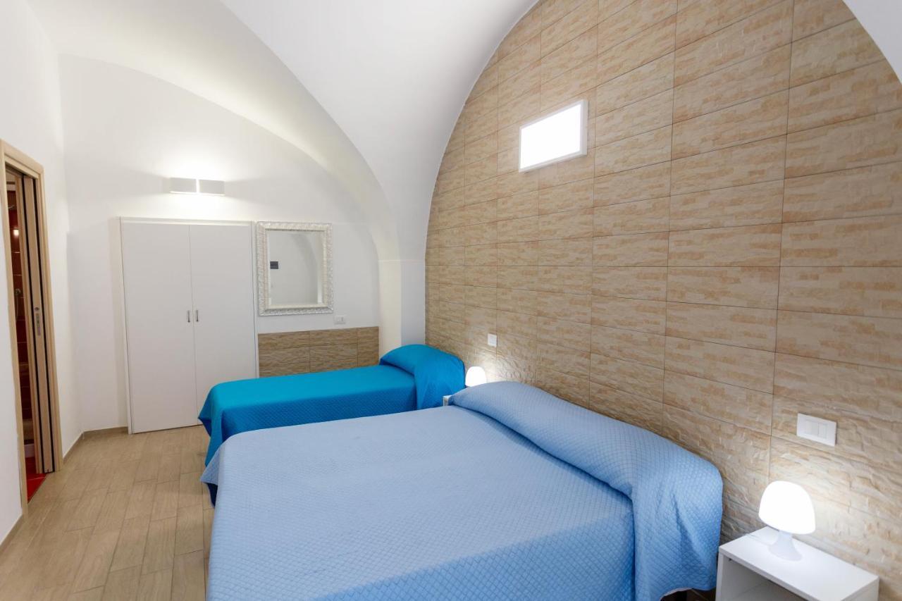 Z'Bass Rooms Termoli Bagian luar foto