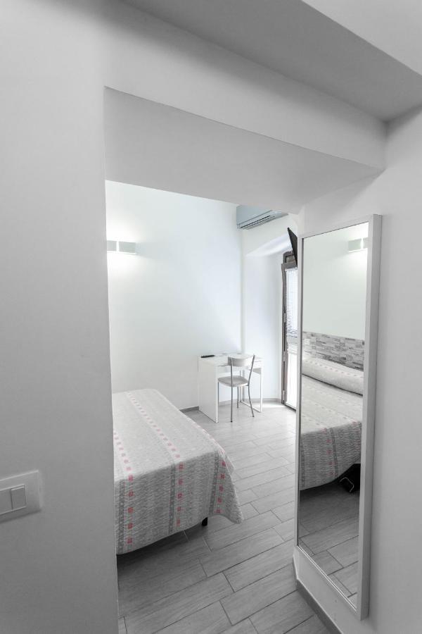 Z'Bass Rooms Termoli Bagian luar foto